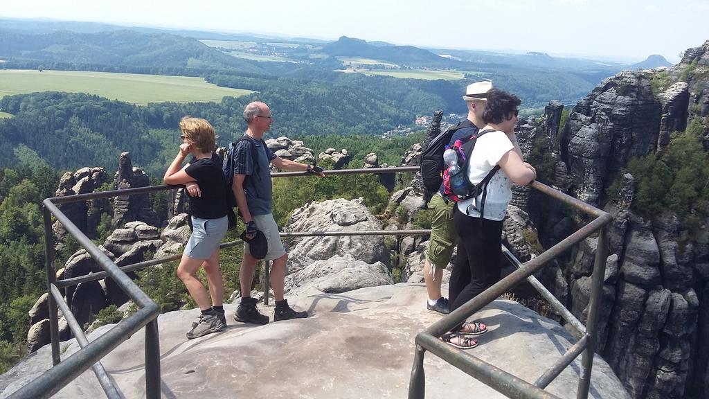 ホテル Kraeuterbaude Saupsdorf エクステリア 写真